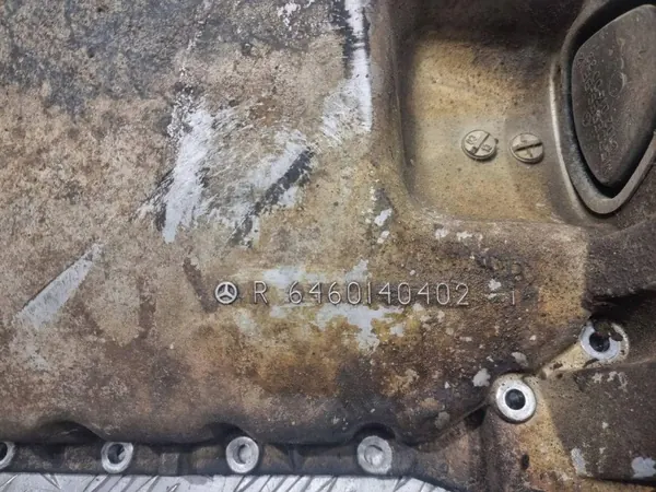 Cárter de aceite Mercedes OEM A6460140402 - 2.2CDI Usado image 6