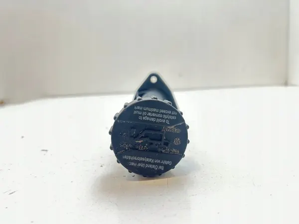 2003 Volkswagen Transporter - Caravelle T4 Olie vulbuis OEM 070115311 image 3