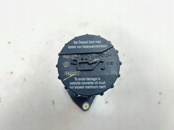 2003 Volkswagen Transporter - Caravelle T4 Olie vulbuis OEM 070115311 image 6