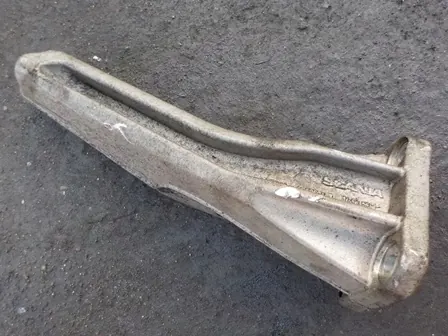 Scania R Radiatorsteun OEM 1790531 - Gebruikt Onderdeel image 2
