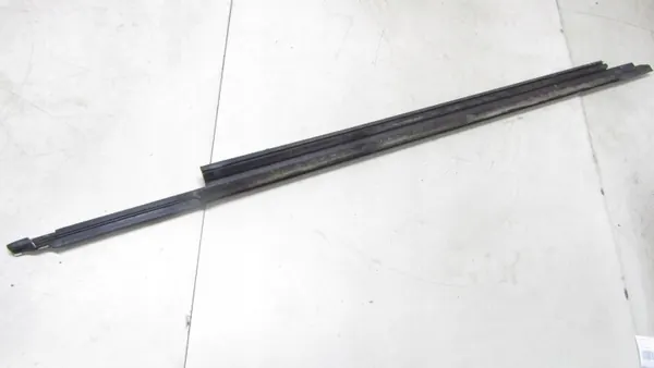 Audi Q3 8U Vasen Etu-Raapimislista OEM 118/119 image 3