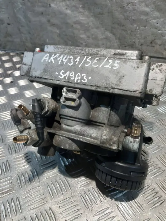WABCO EBS Modulator Styrenhet 4801030110 image 7