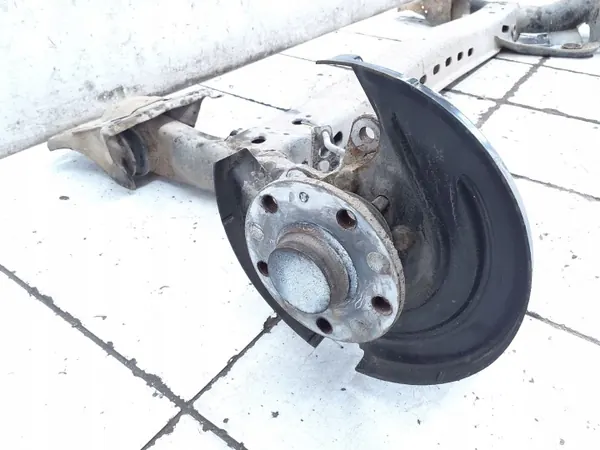 Skoda Octavia Mk3 achterbalk OEM ARA338632 image 3