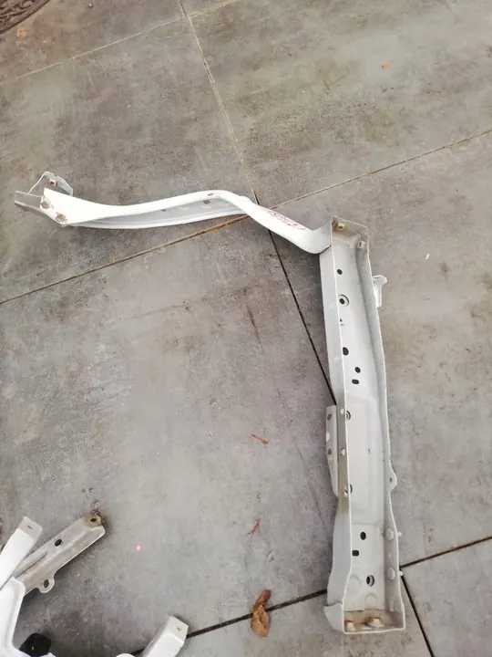 Toyota Rav 4 2018 Frontgurtverbinder Linke Halterung image 4