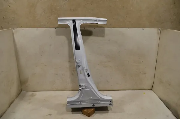 TOYOTA YARIS CROSS Pilier Droit image 1