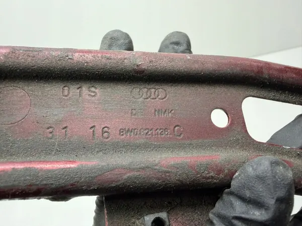 Support de garde-boue Audi A4 B9 droit avant OEM 8W0821136C image 4
