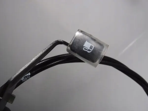 Bränslefyllningslucka OEM 234567854 för Suzuki Vitara III image 3