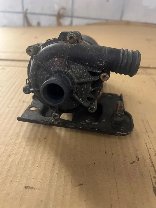 Pompe à eau OEM a2205040740 pour Mercedes Classe S W220 image 3