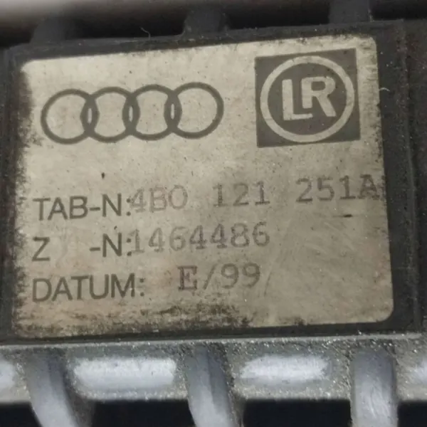 Radiador Audi OE 4B0121251A image 8