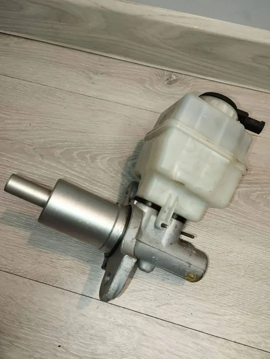 Rem hoofdcilinder BMW 5 F10 F11 34336796729 image 2