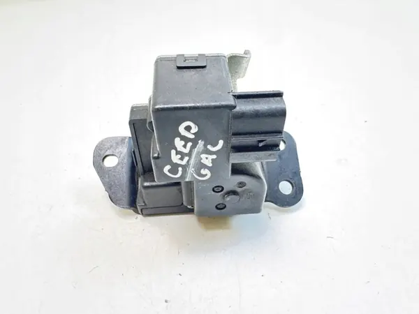 2008 KIA Ceed Serrure de coffre image 4