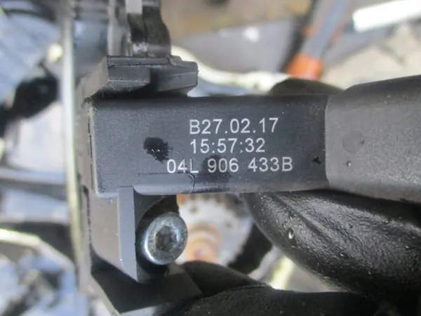 Junta do eixo de cames OEM 04L103173B para VW Polo V 1.4 TDI image 5