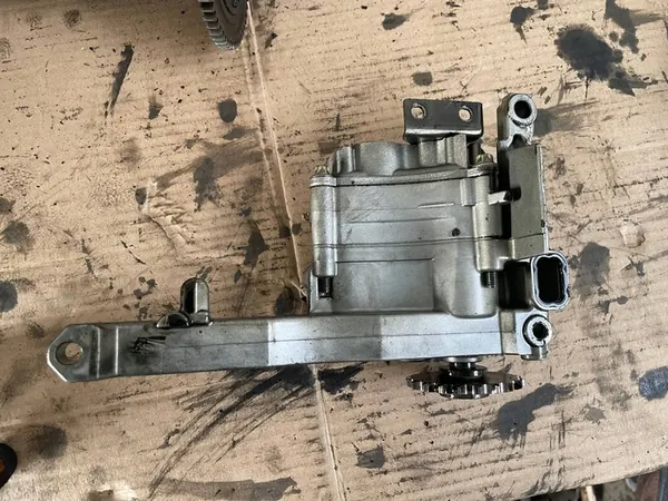 Olje pump Mercedes GL X164 3.0 CDI V6 image 3