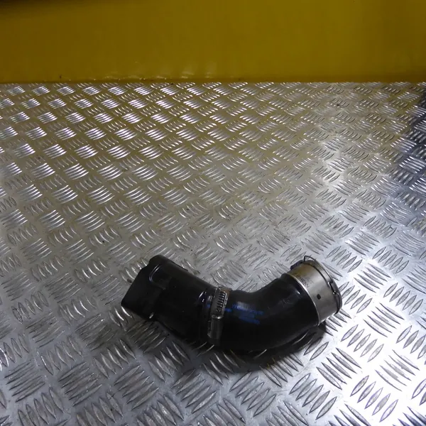 Manguera de intercooler VW T5 LIFT 2.0 TDI 7E0145708B image 2