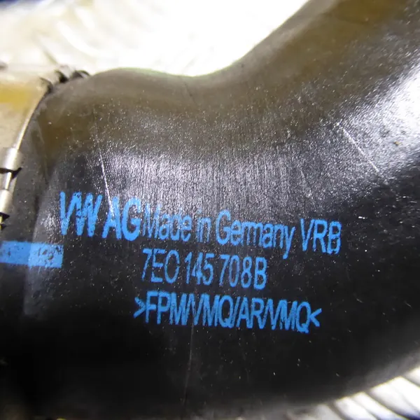 Manguera de intercooler VW T5 LIFT 2.0 TDI 7E0145708B image 3