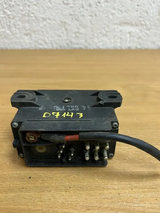 Rele D7143 Mercedes-Benz E W124 3.0L Dieselille image 2