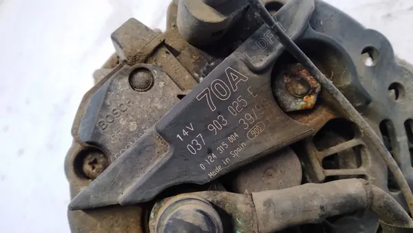 SKODA OCTAVIA I 1.6 Vaihtovirtageneraattori 037903025E image 4