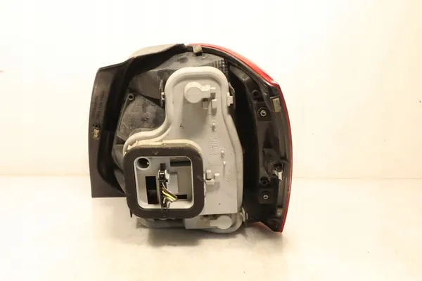 LUZ TRASERA IZQUIERDA VOLKSWAGEN POLO V 6R0945257A image 2