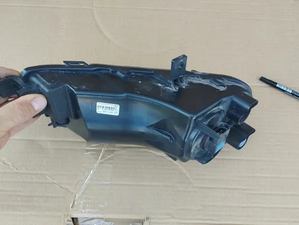 VW Caddy 15 - Farol de Neblina Esquerdo Halógeno image 3