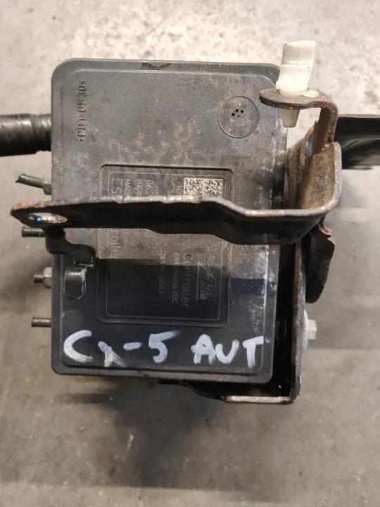 Mazda CX-5 2.2 ABS-jarrupumppu OEM KJ01437AOB image 5