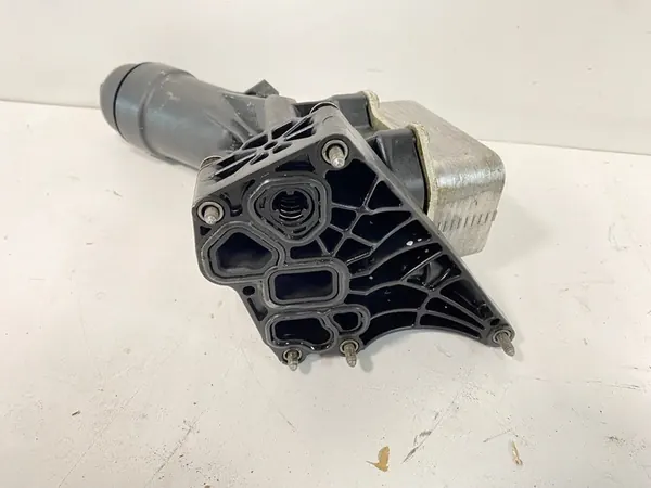 Oljefilterbas BMW G11 G12 X3 G01 X4 G02 Z4 G29 image 3