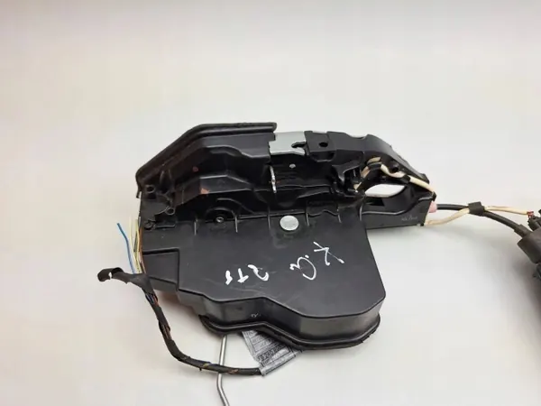 OEM 41533104 Framdörrs Spännrem Vänster Bak image 4