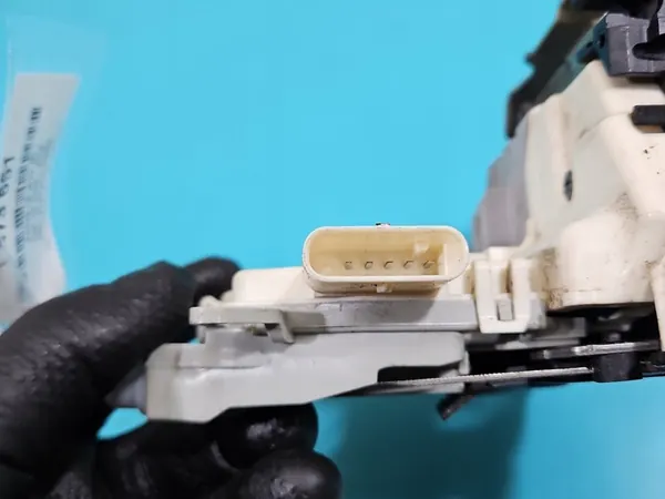 Vänster Baklås 8K0839015D Audi Q5 08- image 6