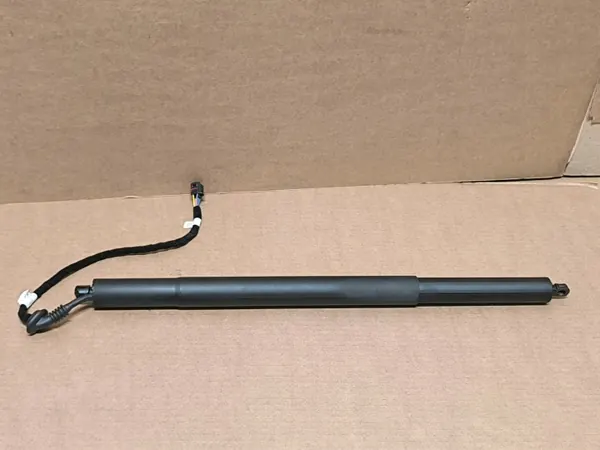 Audi Q3 83A Bagagelucksaktuator OEM 83A827851B image 2