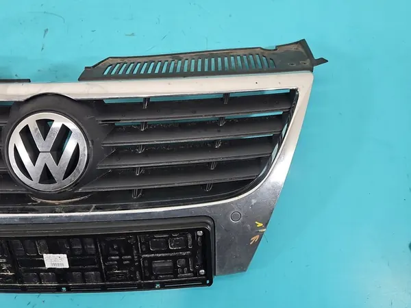 VW Passat B6 Sedan Grill 05-10 image 2