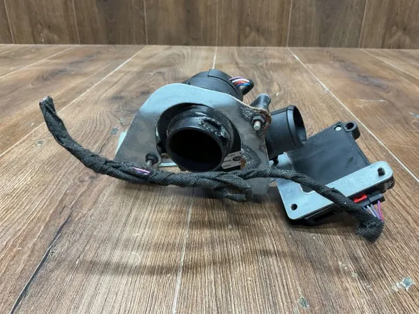 Ventilador com sensor OEM EK5210E920AA para Range Rover L405 image 3