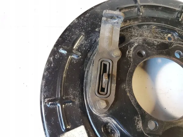 OEM 58251D7000 Linker achter remschild - Gebruikt image 5