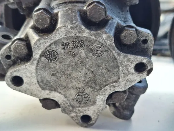 Servostyrningspump Mercedes Vito W638 2.2 CDI A0024667001 image 3