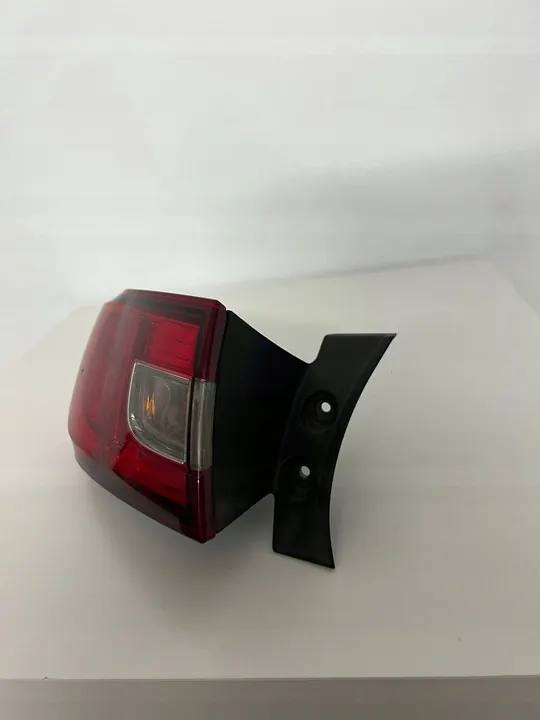 Lámpara trasera izquierda Renault Clio IV 2012 image 3