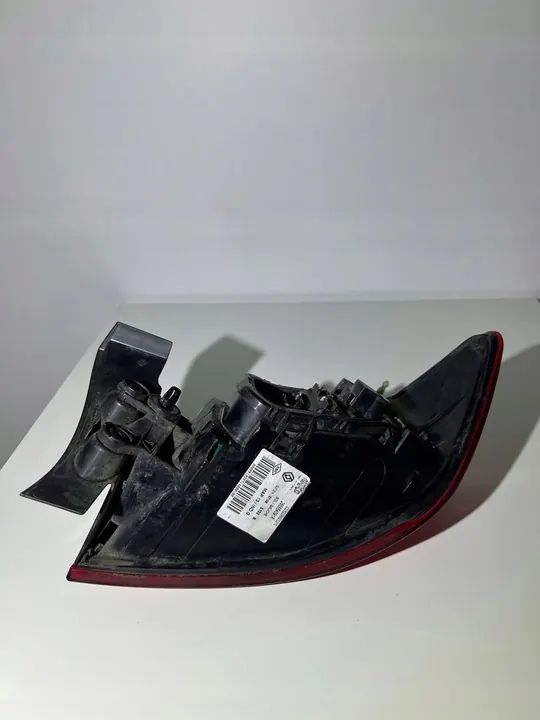 Lámpara trasera izquierda Renault Clio IV 2012 image 4