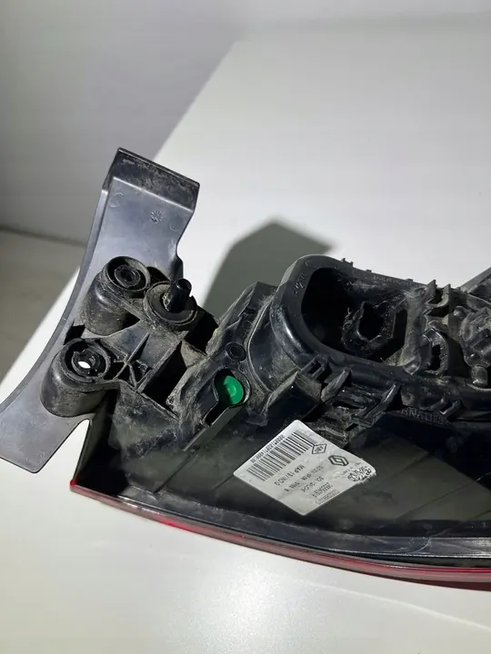 Lámpara trasera izquierda Renault Clio IV 2012 image 6