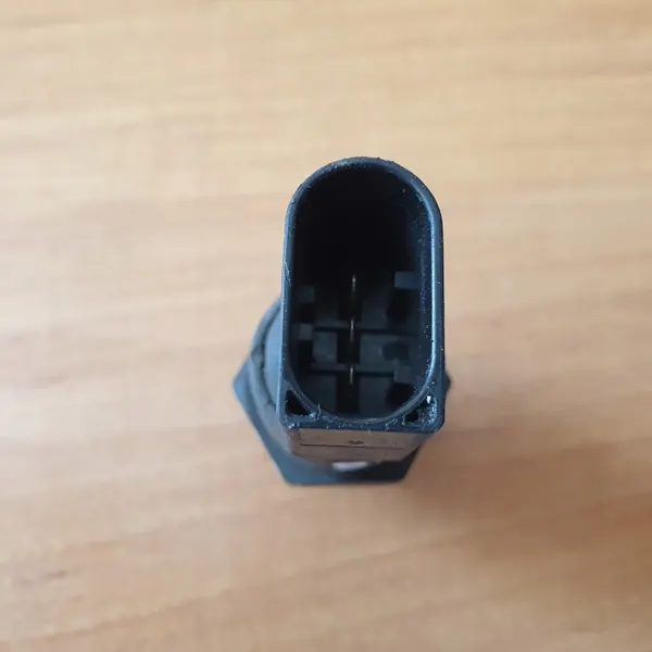 AdBlue-trycksensor OEM 006 153 74 28 - Begagnad image 3