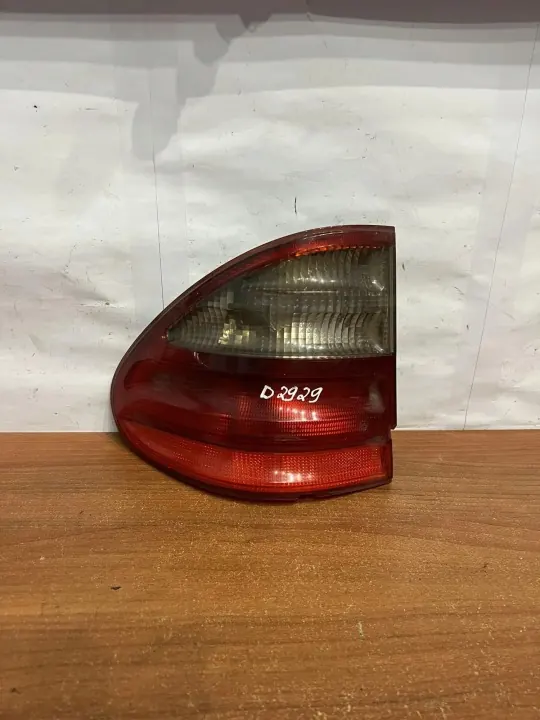 Pièce arrière carrosserie Mercedes-Benz OEM D2929 E W210 image 2