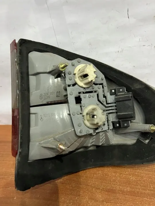 Pièce arrière carrosserie Mercedes-Benz OEM D2929 E W210 image 4
