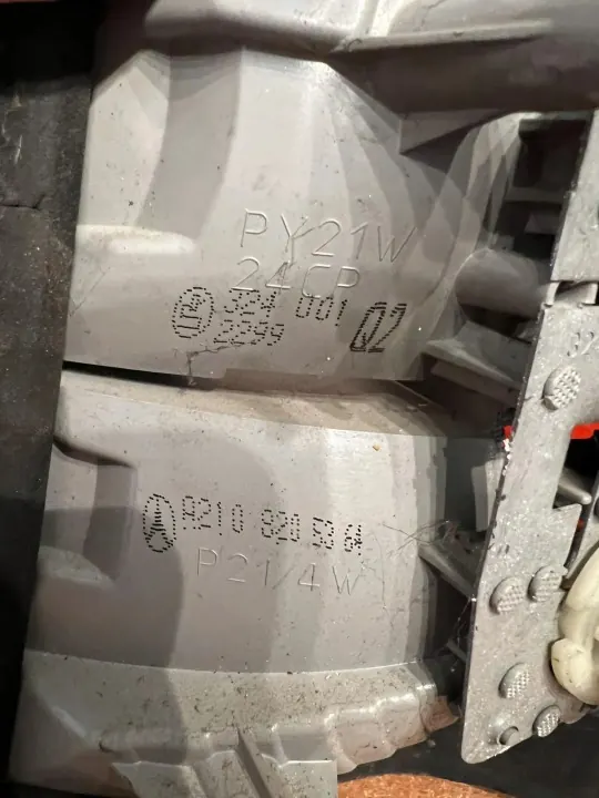 Pièce arrière carrosserie Mercedes-Benz OEM D2929 E W210 image 5