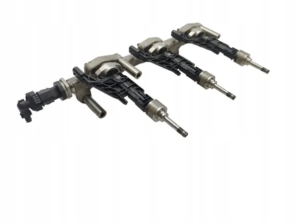 Brandstofrail BMW F39 F40 F45 F46 MINI F54 F55 F56 1.5 T 8656548 image 2