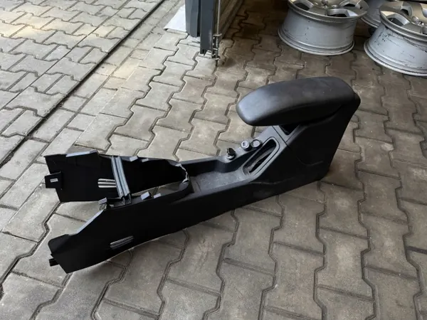 OEM 9684220977 Apoio de Braço Consola Citroen DS3 image 2