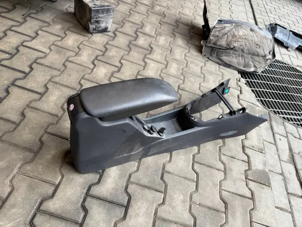 OEM 9684220977 Apoio de Braço Consola Citroen DS3 image 4