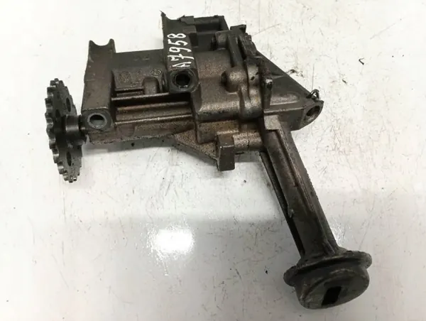 Pompe à huile Nissan Qashqai OEM 8200307174 - Occasion image 2