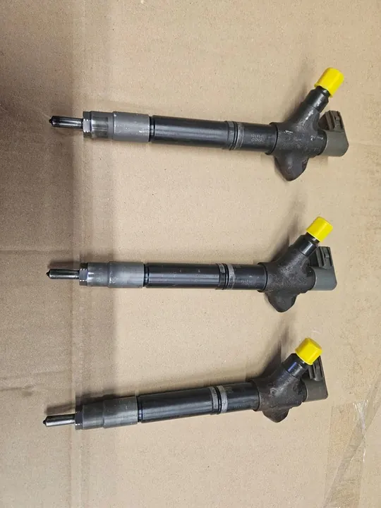 Toyota Avensis Bränsleinsprutare 2.0 D-4D Diesel 23670-0R100 image 3