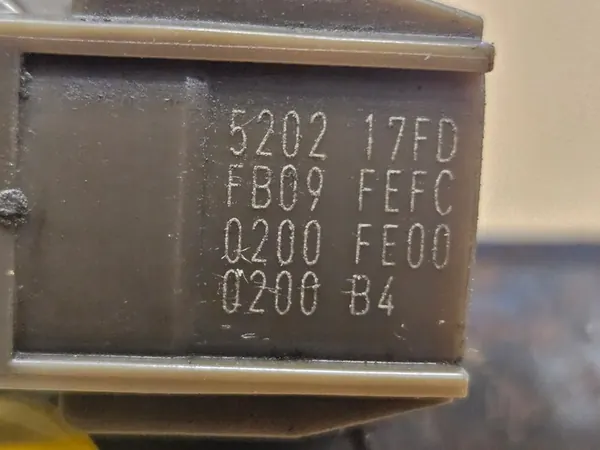 Toyota Avensis Bränsleinsprutare 2.0 D-4D Diesel 23670-0R100 image 4