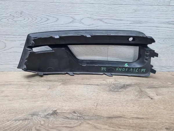 Rejilla de parachoques delantero derecho Audi A1 2016 OEM 8XA807682C image 4