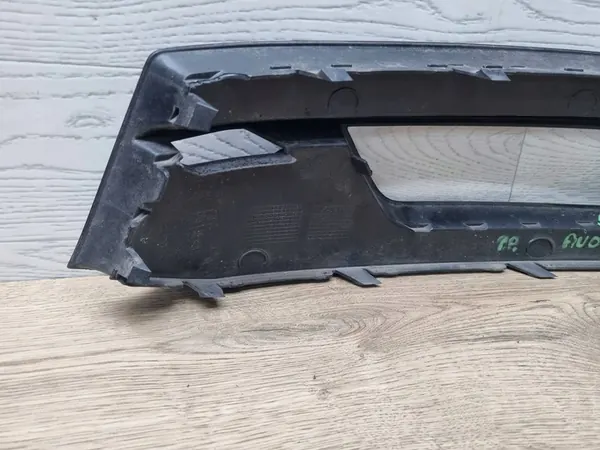 Rejilla de parachoques delantero derecho Audi A1 2016 OEM 8XA807682C image 5