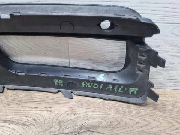 Rejilla de parachoques delantero derecho Audi A1 2016 OEM 8XA807682C image 6