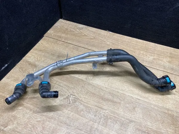 Lämmitysputki OEM KK8M18C553AA Jaguar F-Pace SVR:lle image 3