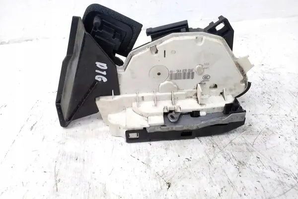 Bakre högra dörrlås SKODA YETI 5K4839016F image 2